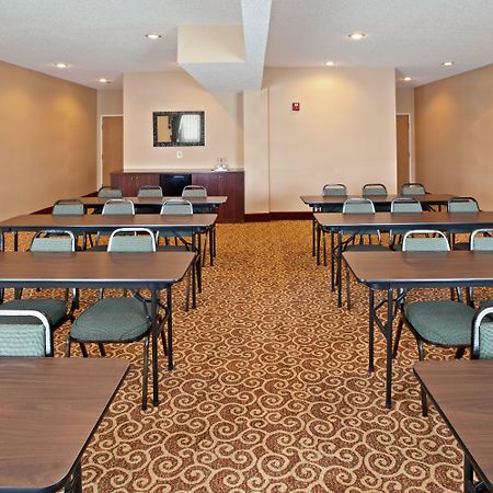 Holiday Inn Express Hotel & Suites Cincinnati-North/Sharonville Bagian luar foto