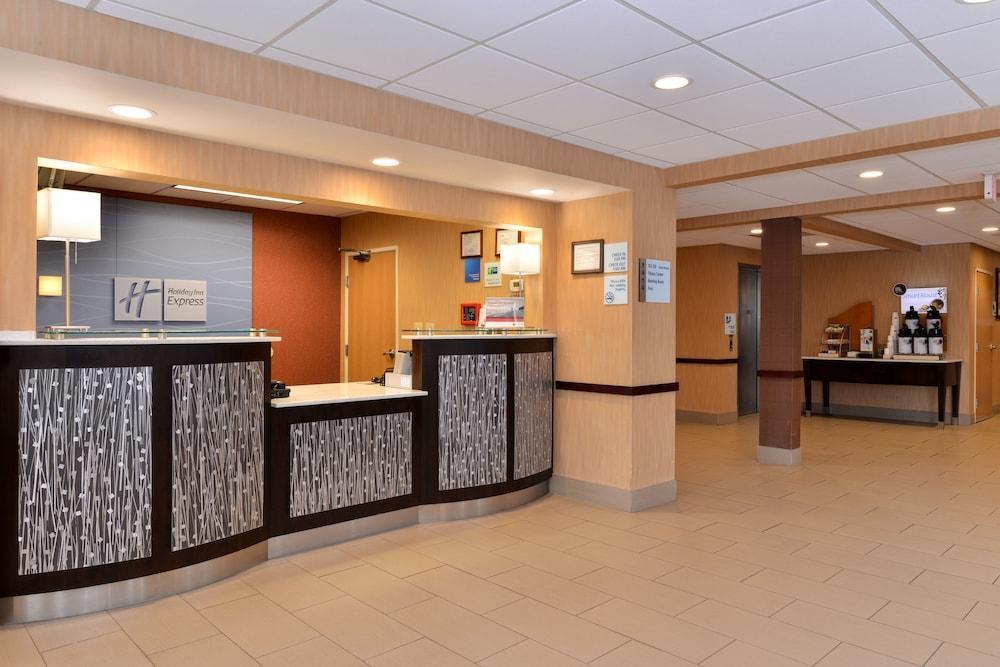 Holiday Inn Express Hotel & Suites Cincinnati-North/Sharonville Bagian luar foto