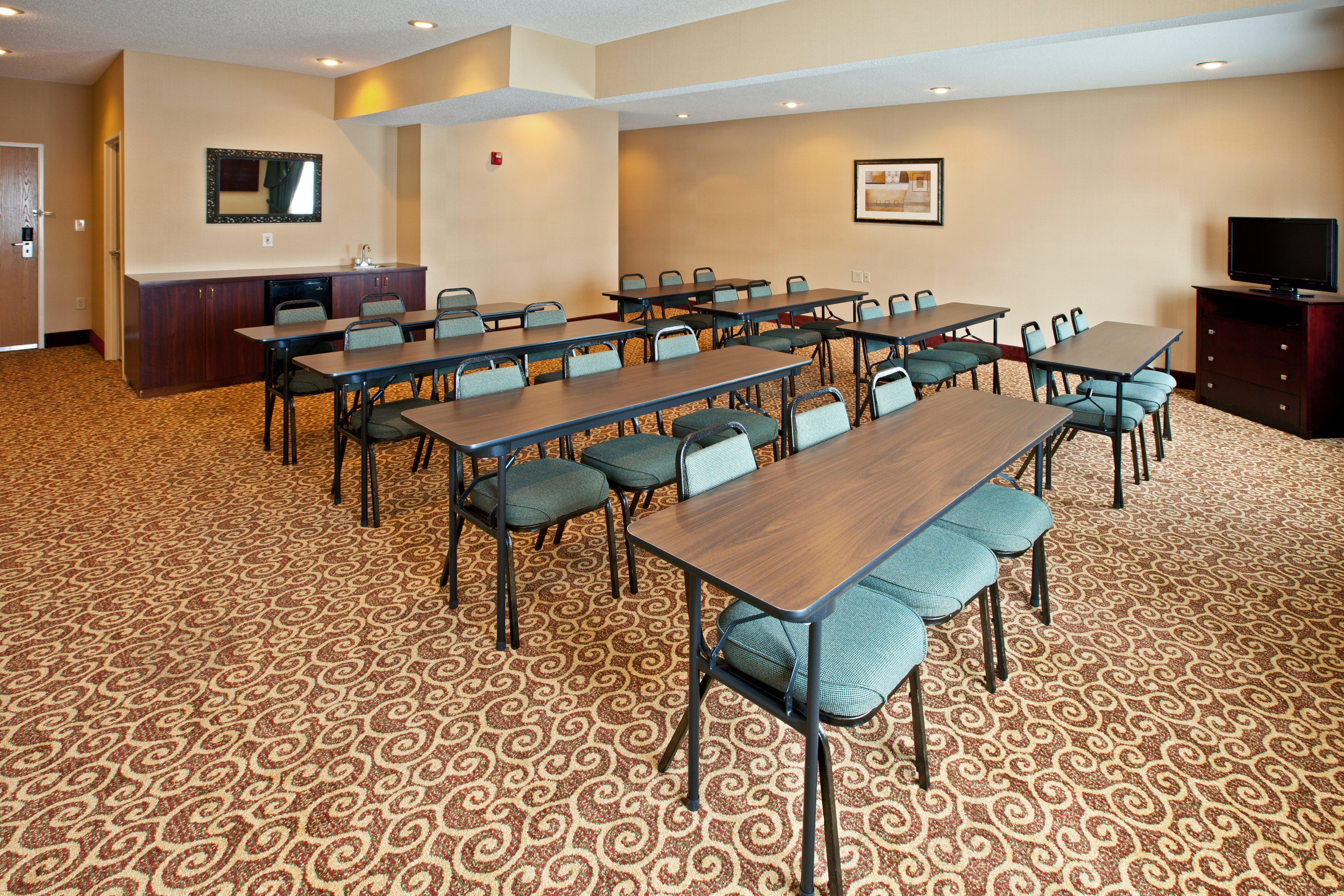Holiday Inn Express Hotel & Suites Cincinnati-North/Sharonville Bagian luar foto