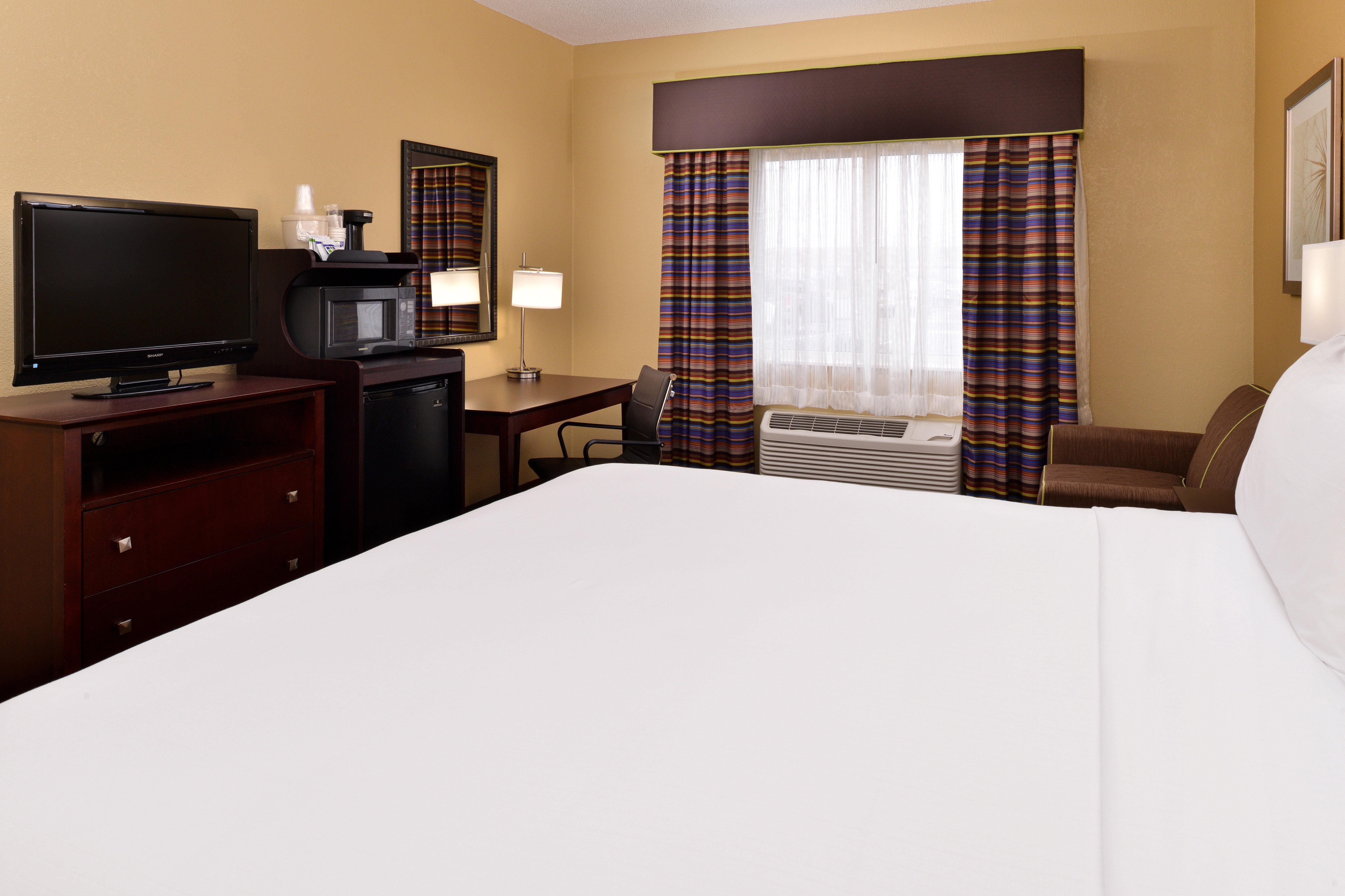 Holiday Inn Express Hotel & Suites Cincinnati-North/Sharonville Bagian luar foto