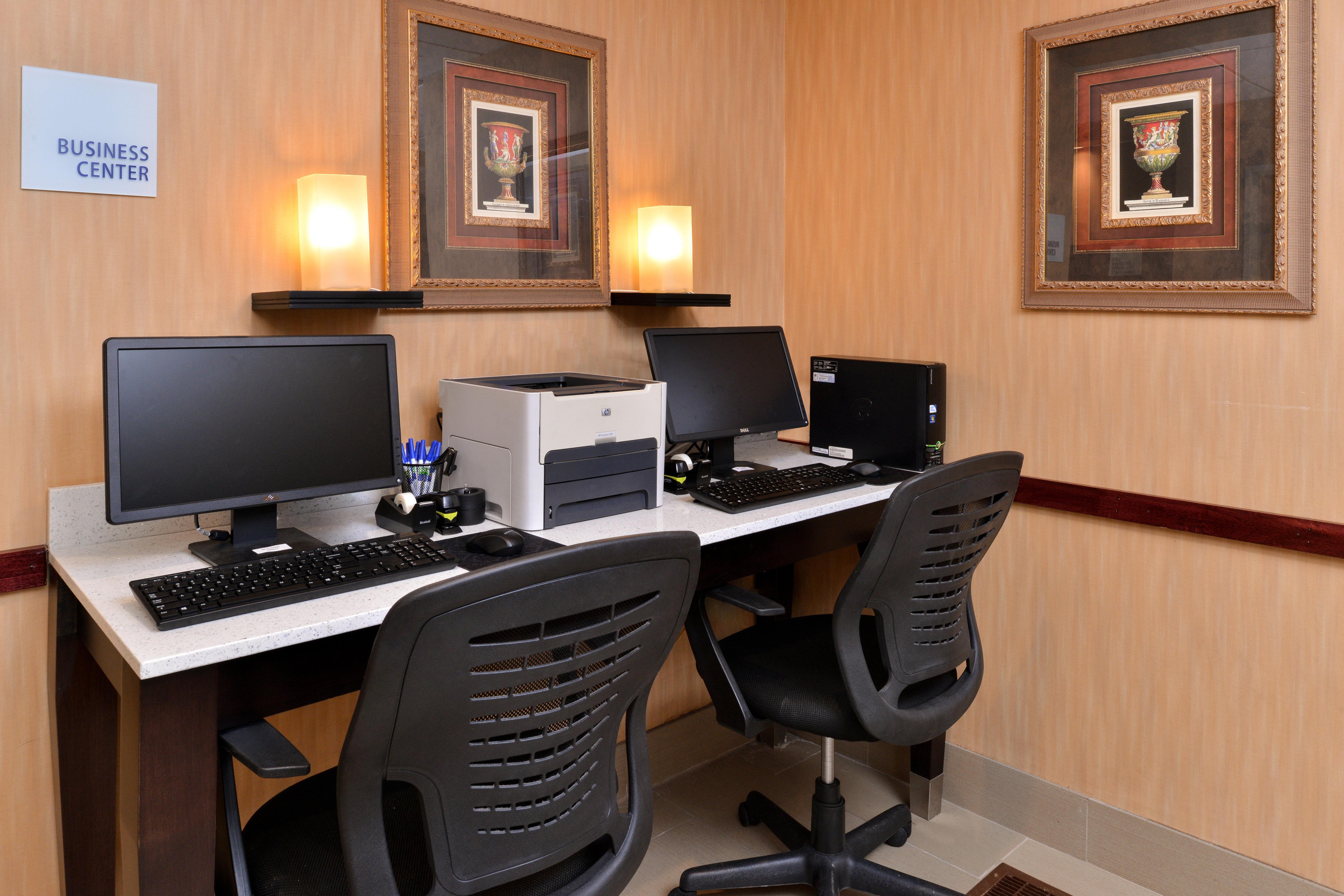 Holiday Inn Express Hotel & Suites Cincinnati-North/Sharonville Bagian luar foto