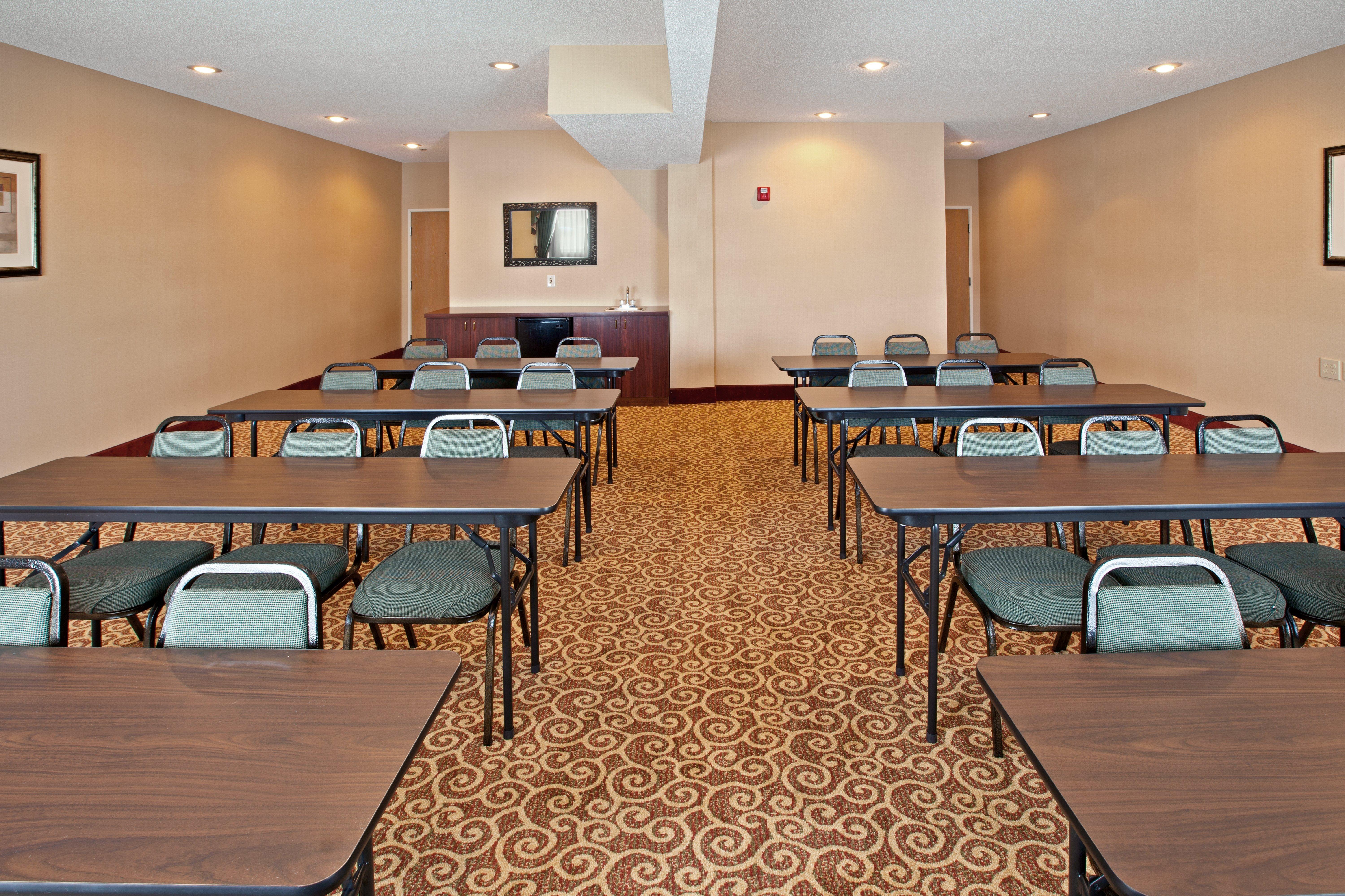 Holiday Inn Express Hotel & Suites Cincinnati-North/Sharonville Bagian luar foto