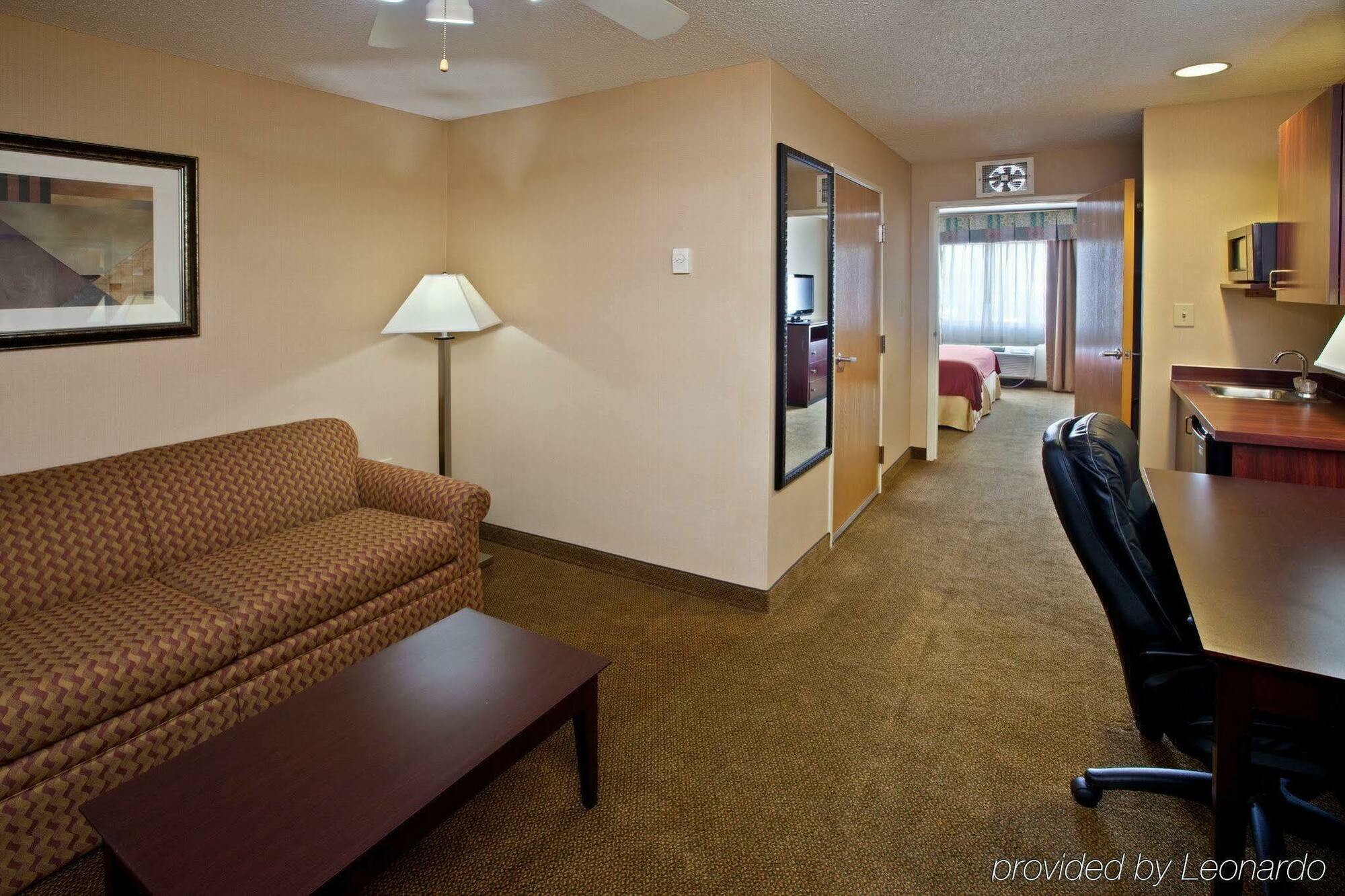 Holiday Inn Express Hotel & Suites Cincinnati-North/Sharonville Bagian luar foto